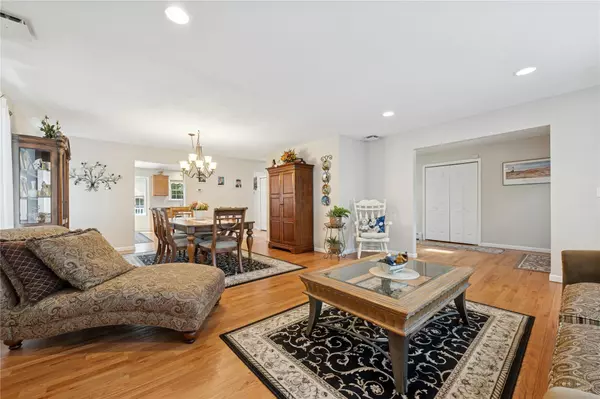Seaford, NY 11783,2062 Washington AVE