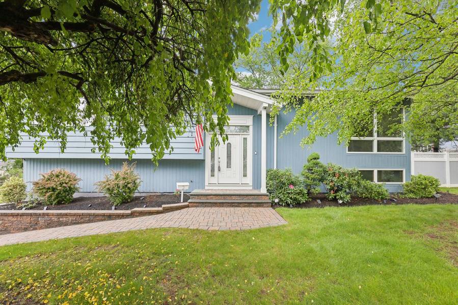 2 Fonda DR, Stony Point, NY 10980
