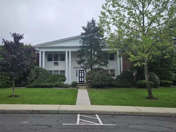 1 Sussex CT #503, Suffern, NY 10901