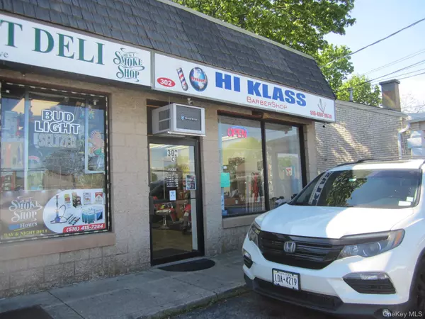 302 Guy Lombardo AVE #c, Freeport, NY 11520