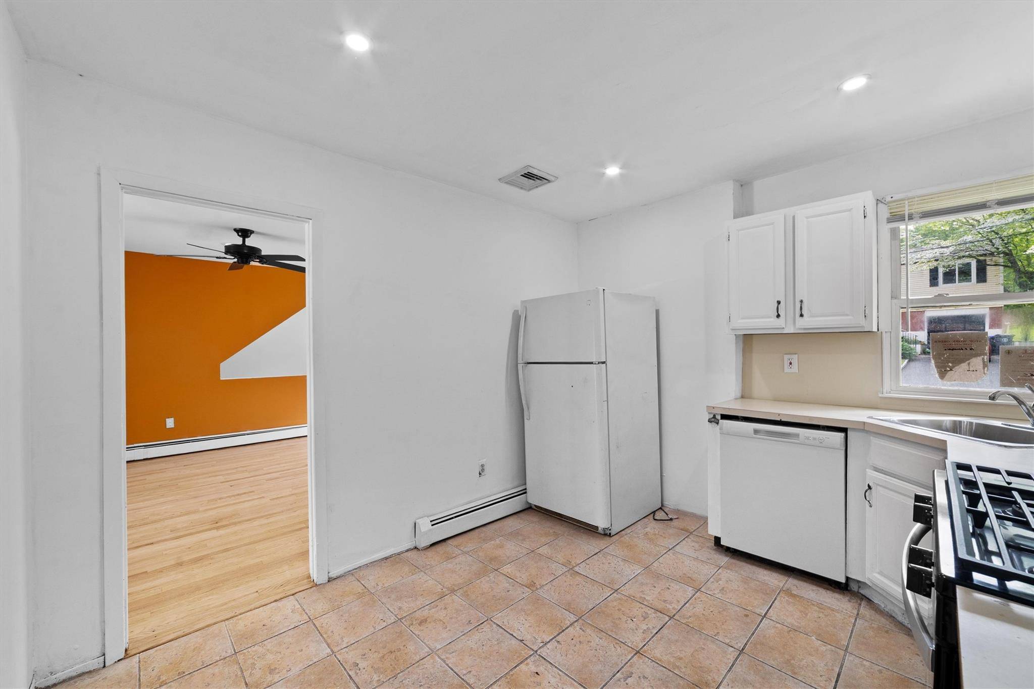 Elmsford, NY 10523,16 S Lawrence AVE
