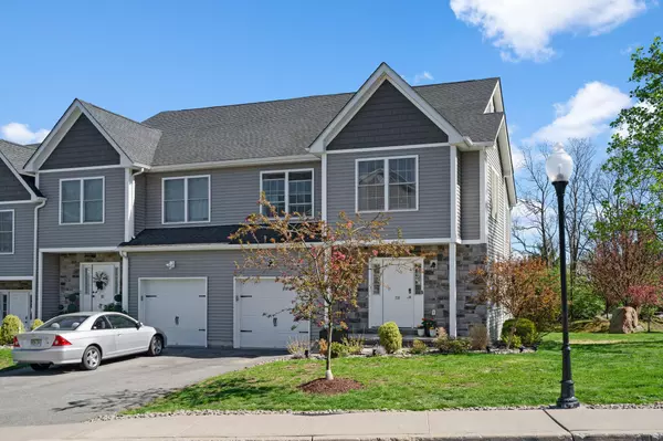 New Windsor, NY 12553,150 High Wood DR