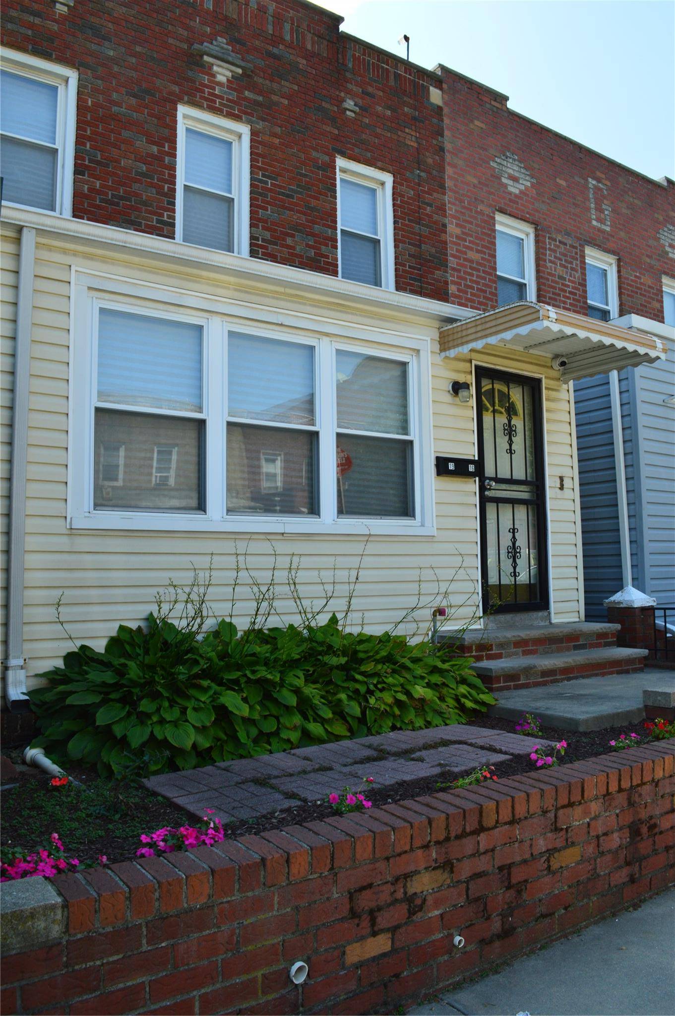 Astoria, NY 11105,1916 23rd RD
