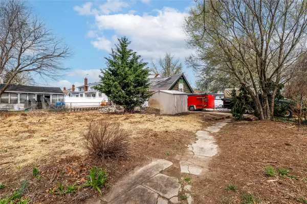 262-15 82 AVE, Floral Park, NY