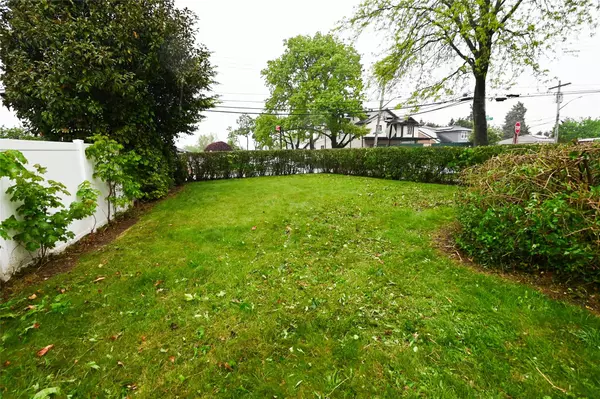 College Point, NY 11356,1410 136th ST