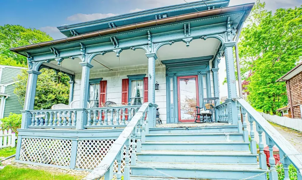 110 E Broadway, Port Jefferson, NY 11777