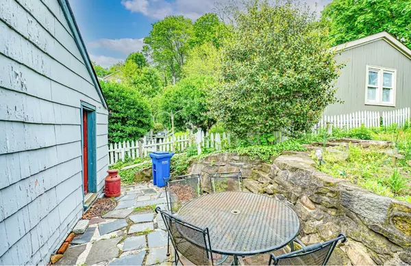 Port Jefferson, NY 11777,110 E Broadway