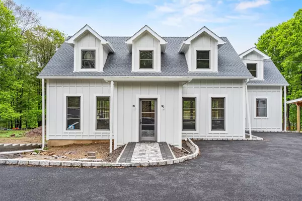 64 Stonehouse RD, Somers, NY 10589