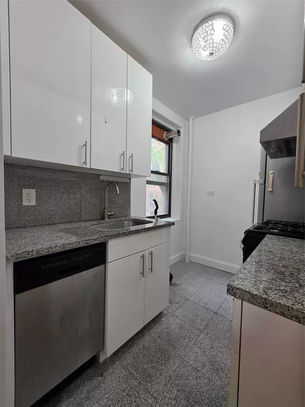 Forest Hills, NY 11375,98-50 67th ave #1H