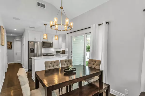 Massapequa Park, NY 11762,263 1st AVE