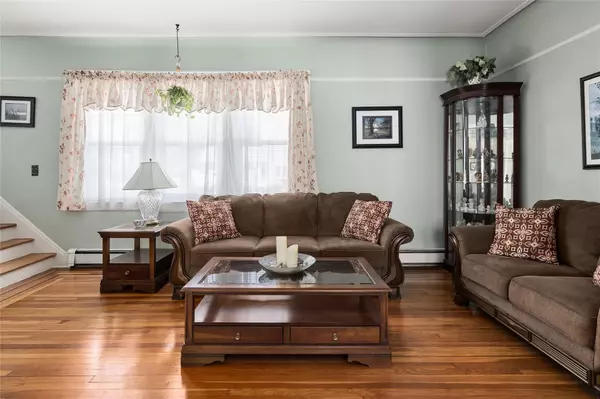 Seaford, NY 11783,1744 Conway ST