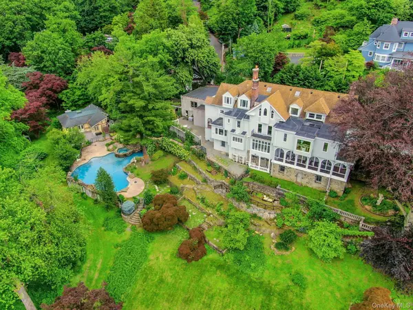 57 Cobb LN, Tarrytown, NY 10591