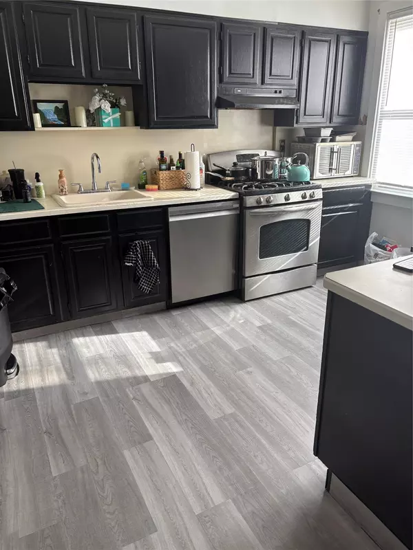 Yonkers, NY 10704,48 Clark ST