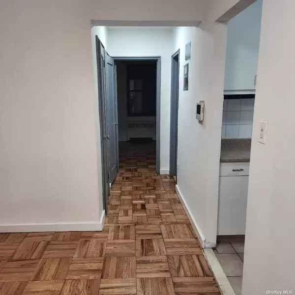 Jackson Heights, NY 11372,88-11 Northern Blvd #110
