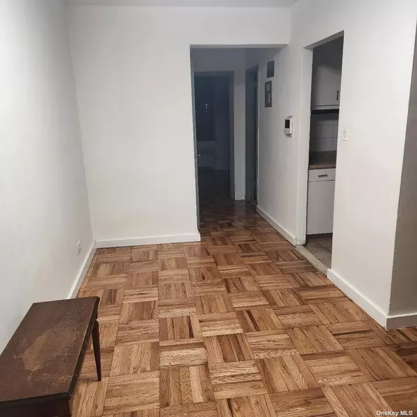 Jackson Heights, NY 11372,88-11 Northern Blvd #110