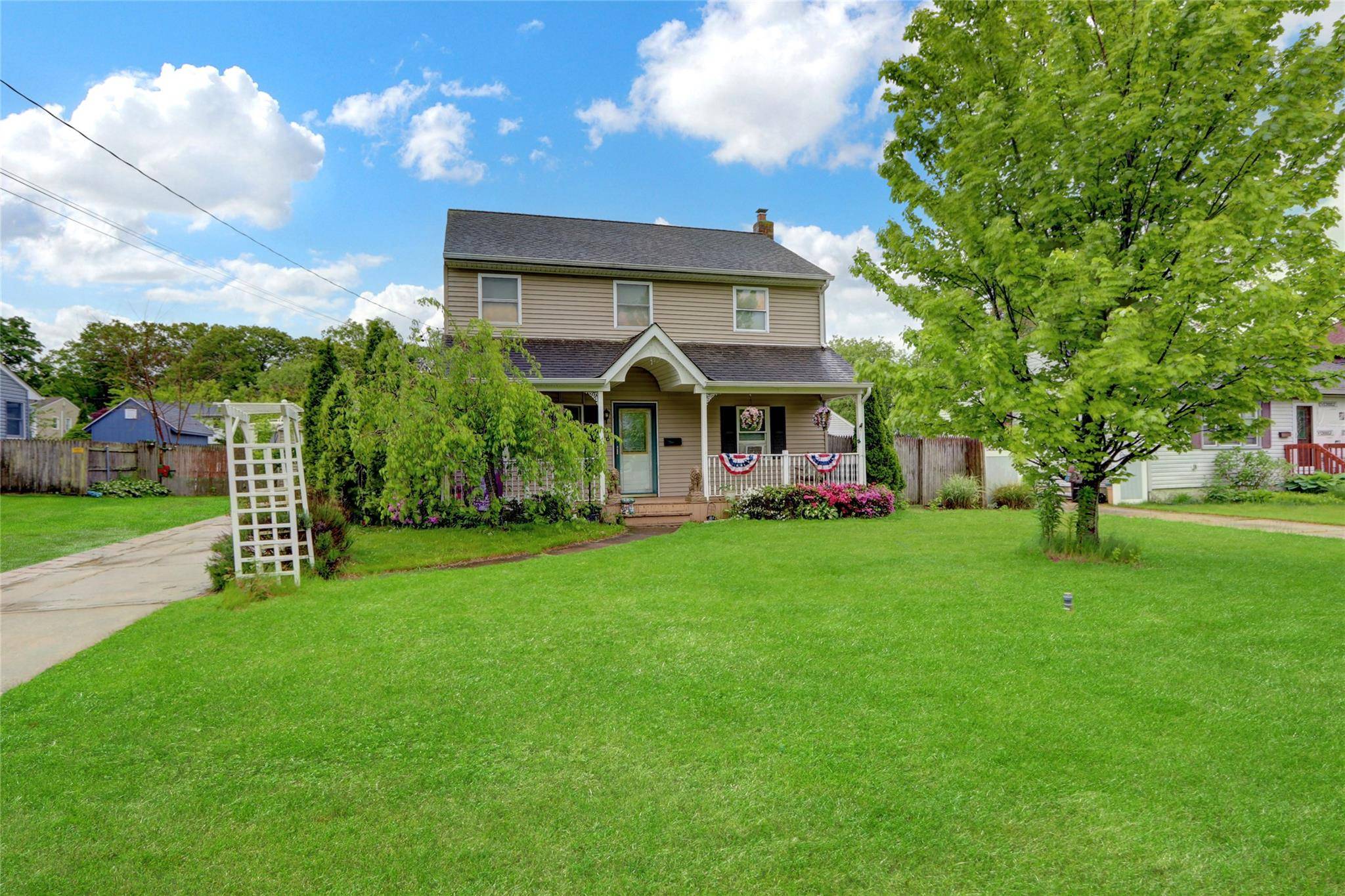 West Islip, NY 11795,24 Haynes AVE
