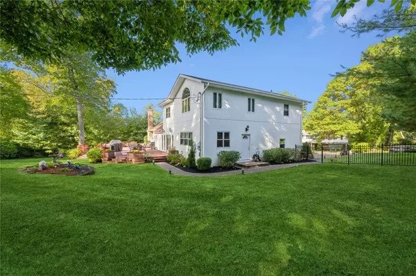 Manhasset, NY 11030,167 Hemlock RD