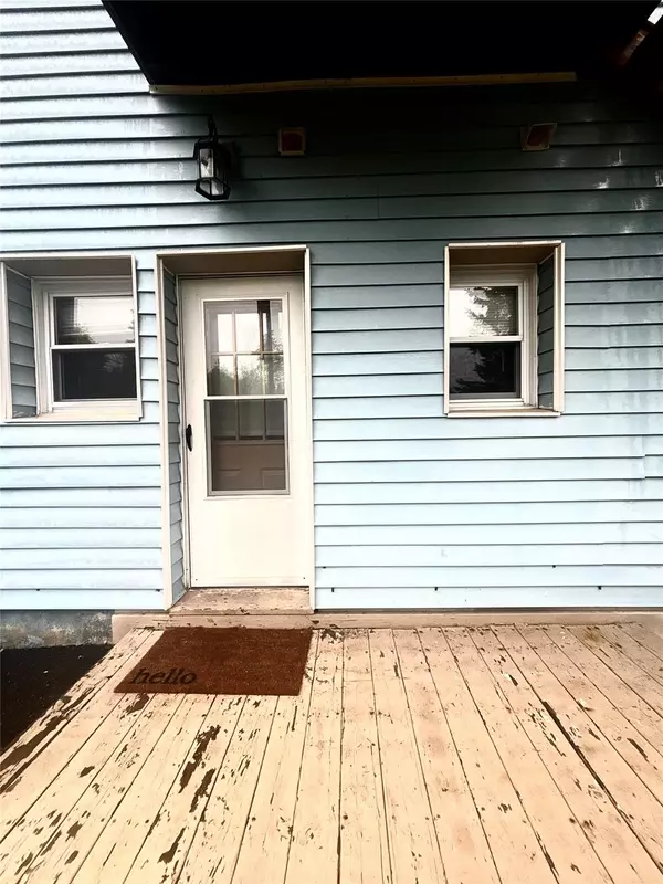 Marlboro, NY 12542,45 Hampton RD