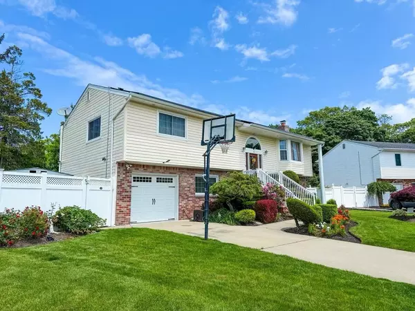 West Babylon, NY 11704,5 Jacqueline CT
