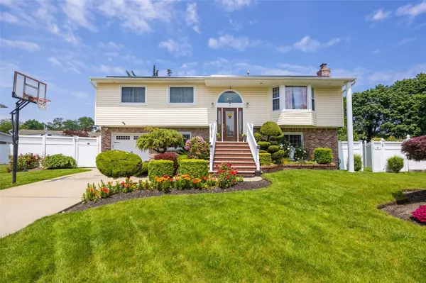 West Babylon, NY 11704,5 Jacqueline CT