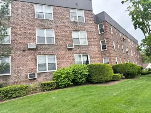 Valley Stream, NY 11581,530 Dubois AVE ## 2C