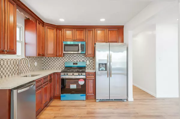 Howard Beach, NY 11414,15940 95th ST