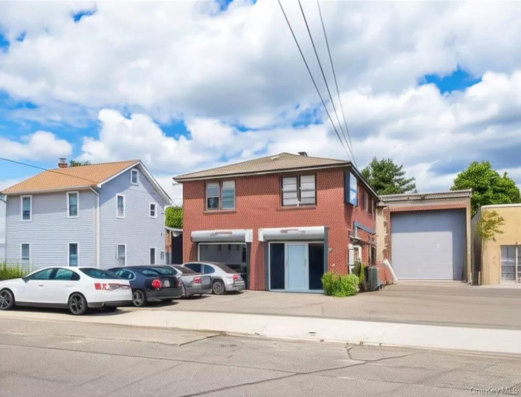 Hicksville, NY 11801,6 Midland AVE