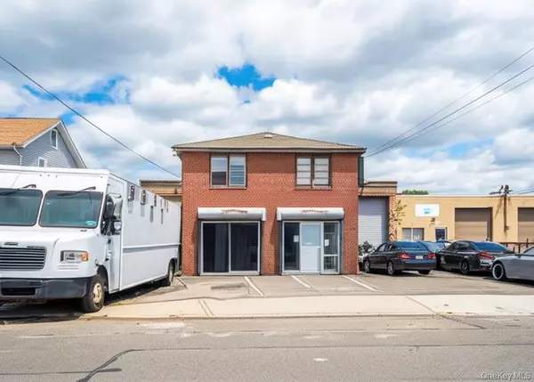 Hicksville, NY 11801,6 Midland AVE