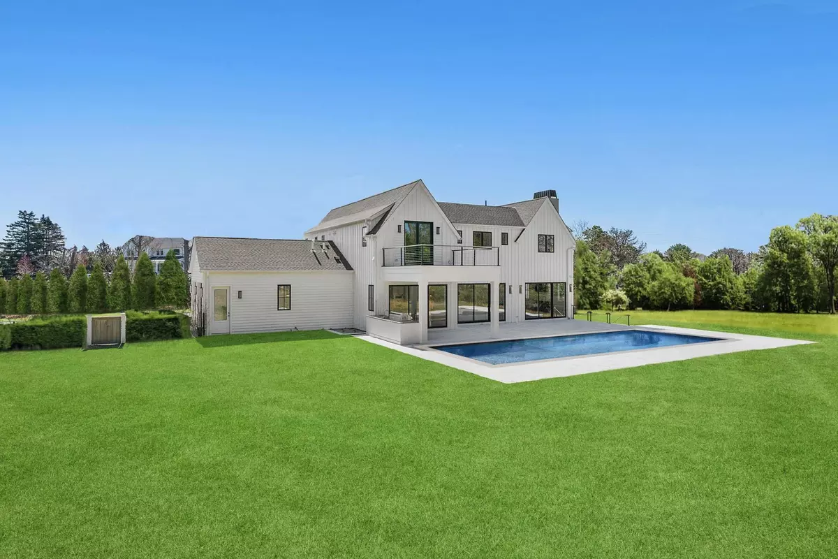 Southampton, NY 11968,51 Arbutus RD