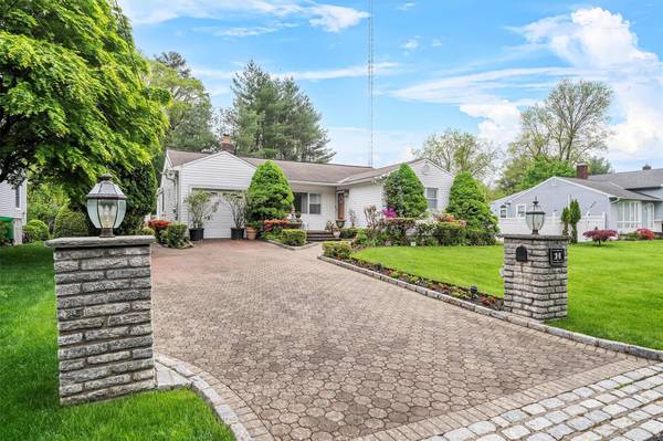 Hartsdale, NY 10530,14 Essex PL