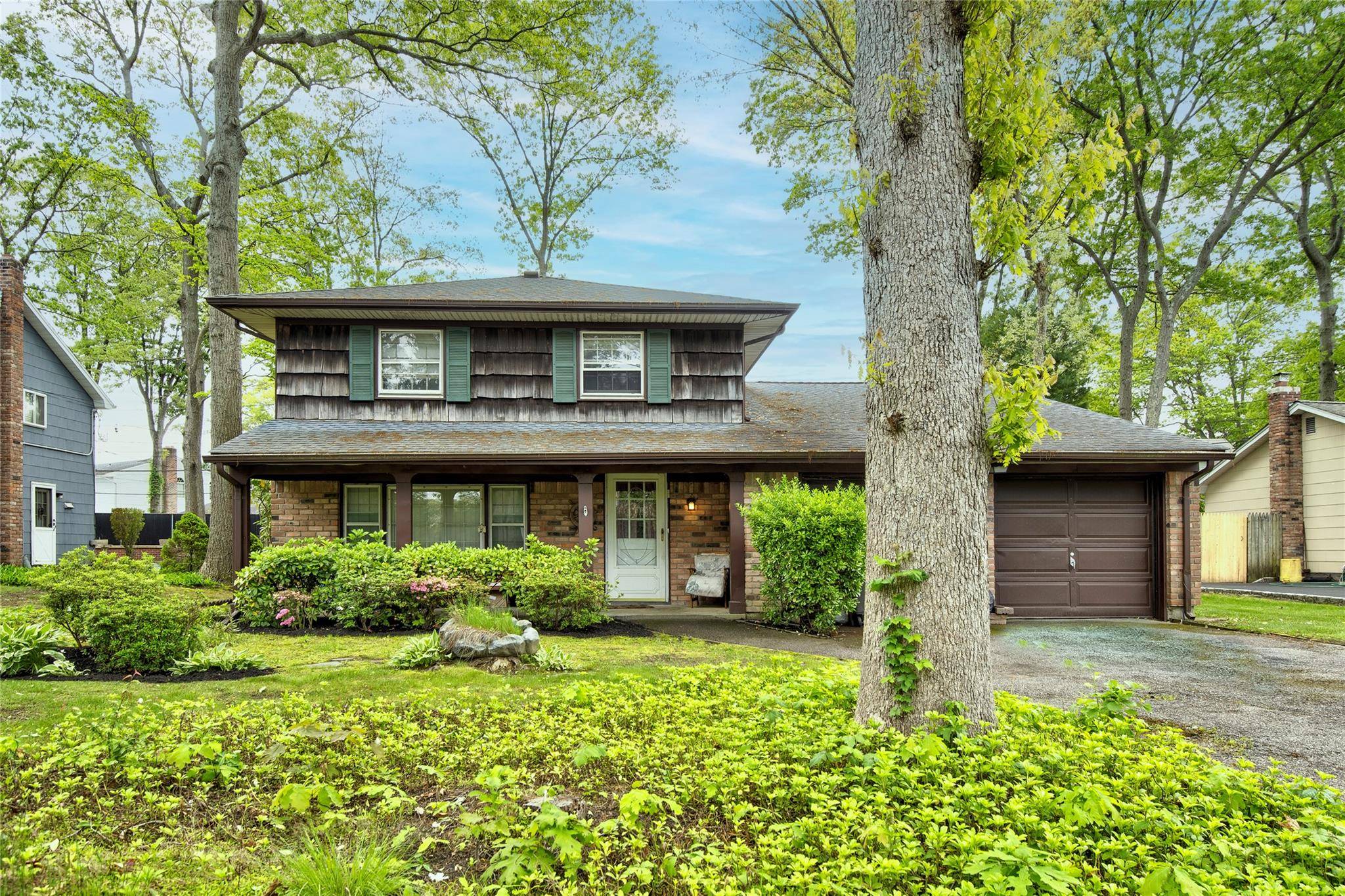 76 Moriches RD, Lake Grove, NY 11755
