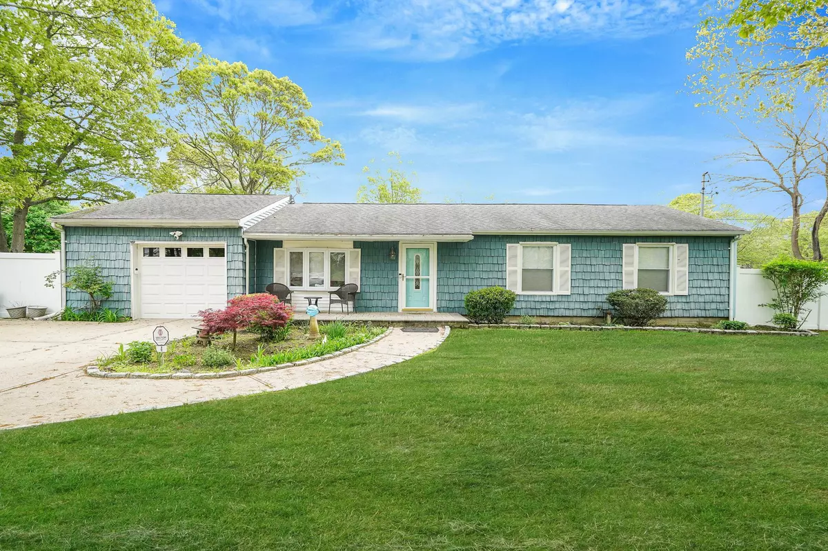 Shirley, NY 11967,4 Allanwood DR