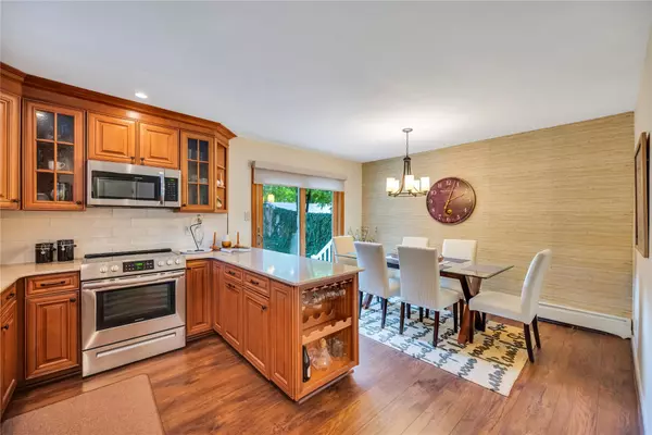 Wading River, NY 11792,115 19th ST