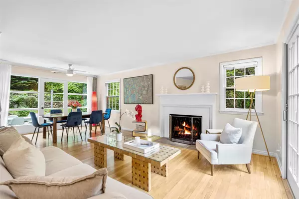 Larchmont, NY 10538,11 Devon RD