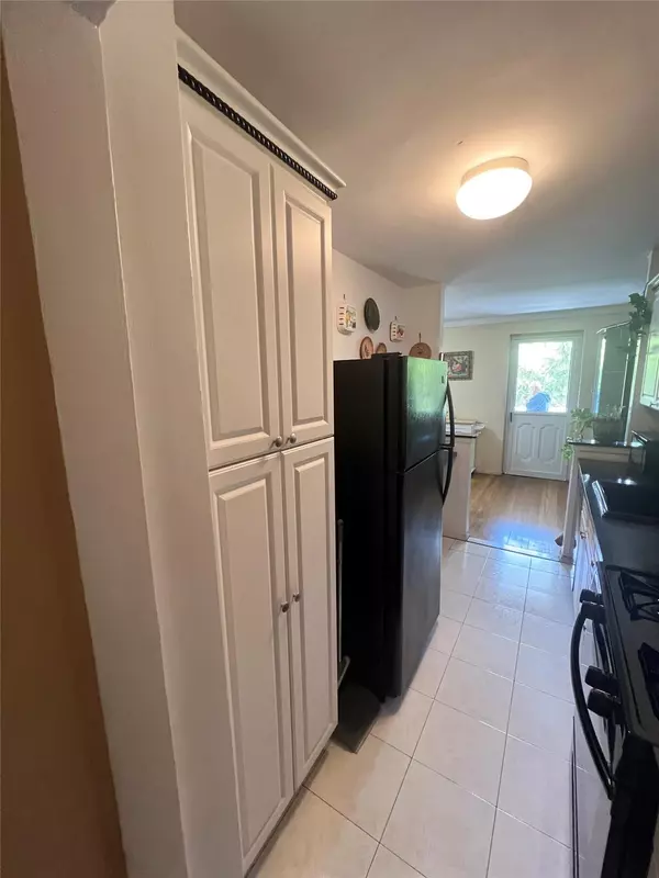 Howard Beach, NY 11414,86-10 151 AVE #4G