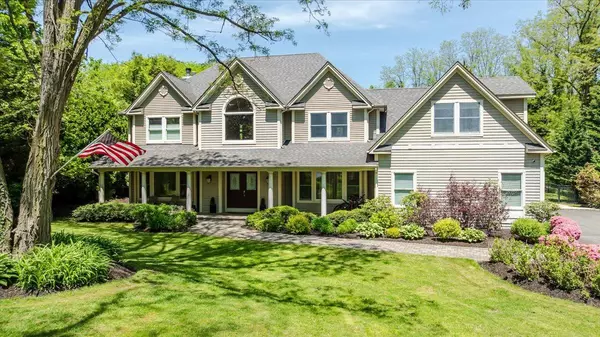 329 Greenlawn RD, Greenlawn, NY 11740