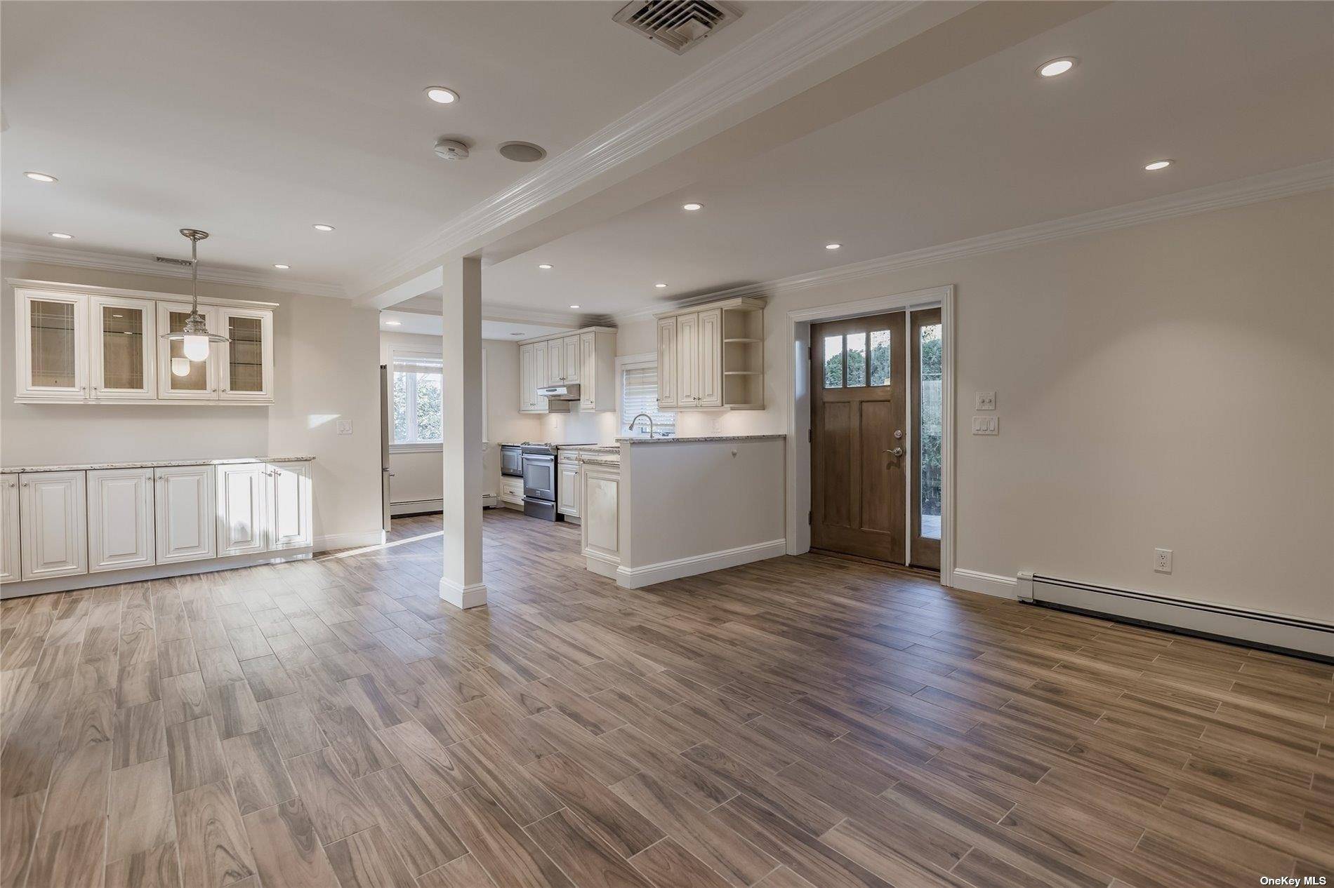 Kings Park, NY 11754,29 Aspen RD