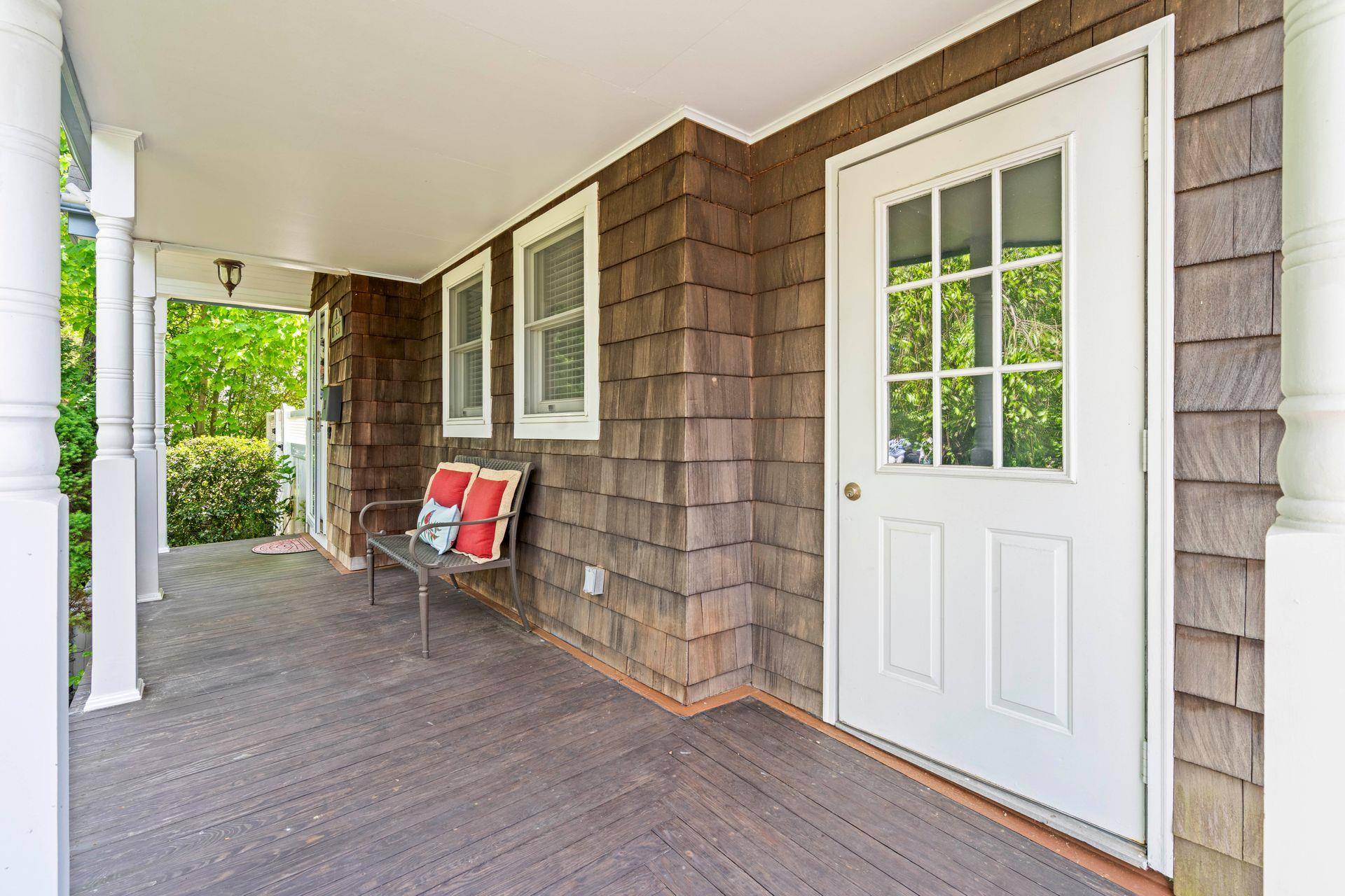 Huntington, NY 11743,53 Irwin PL