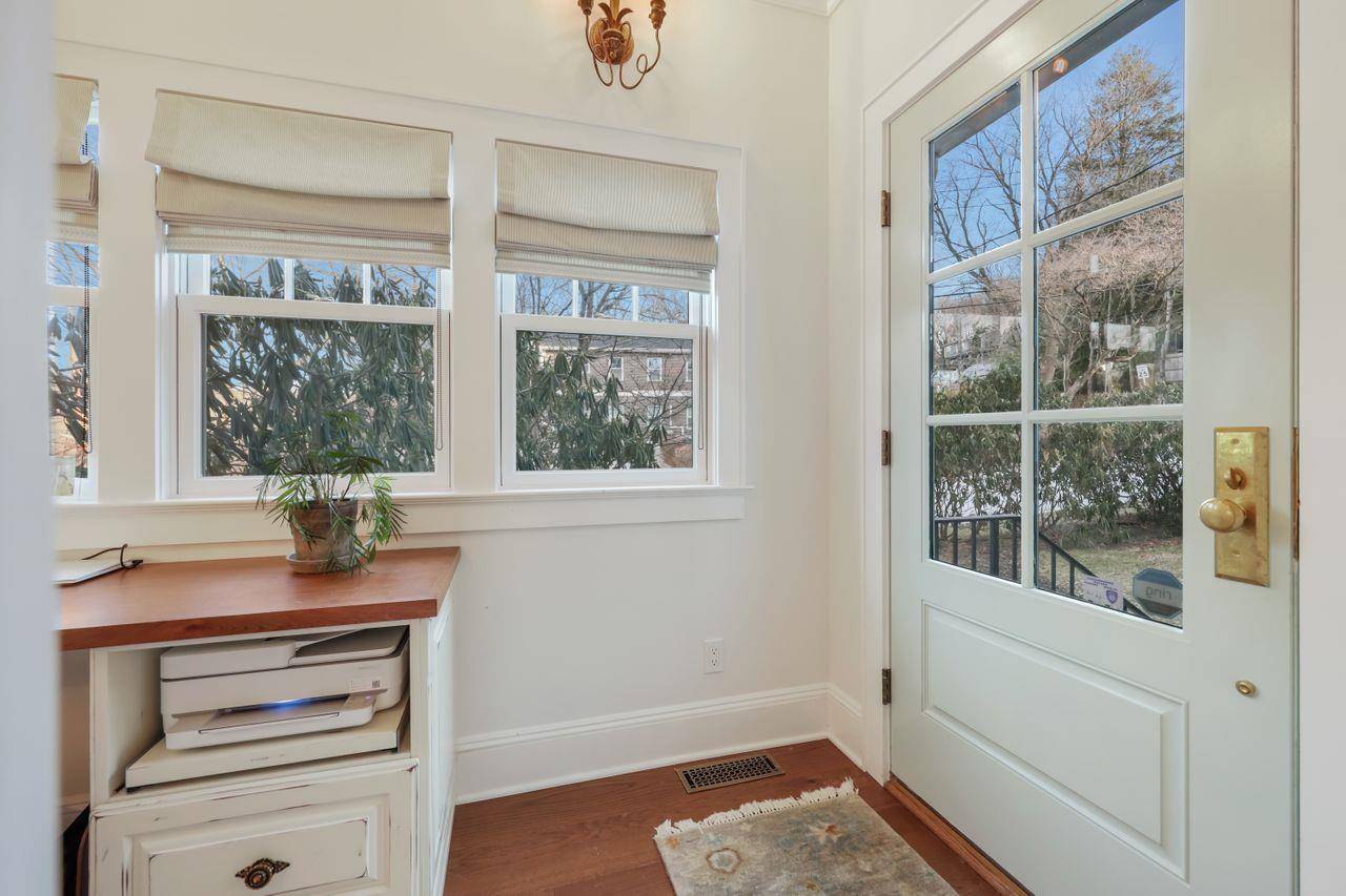 Hastings-on-hudson, NY 10706,5 Donald DR