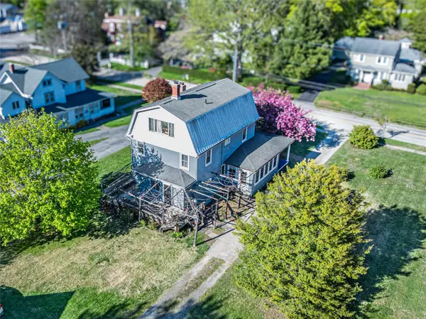 Cutchogue, NY 11935,630 New Suffolk RD