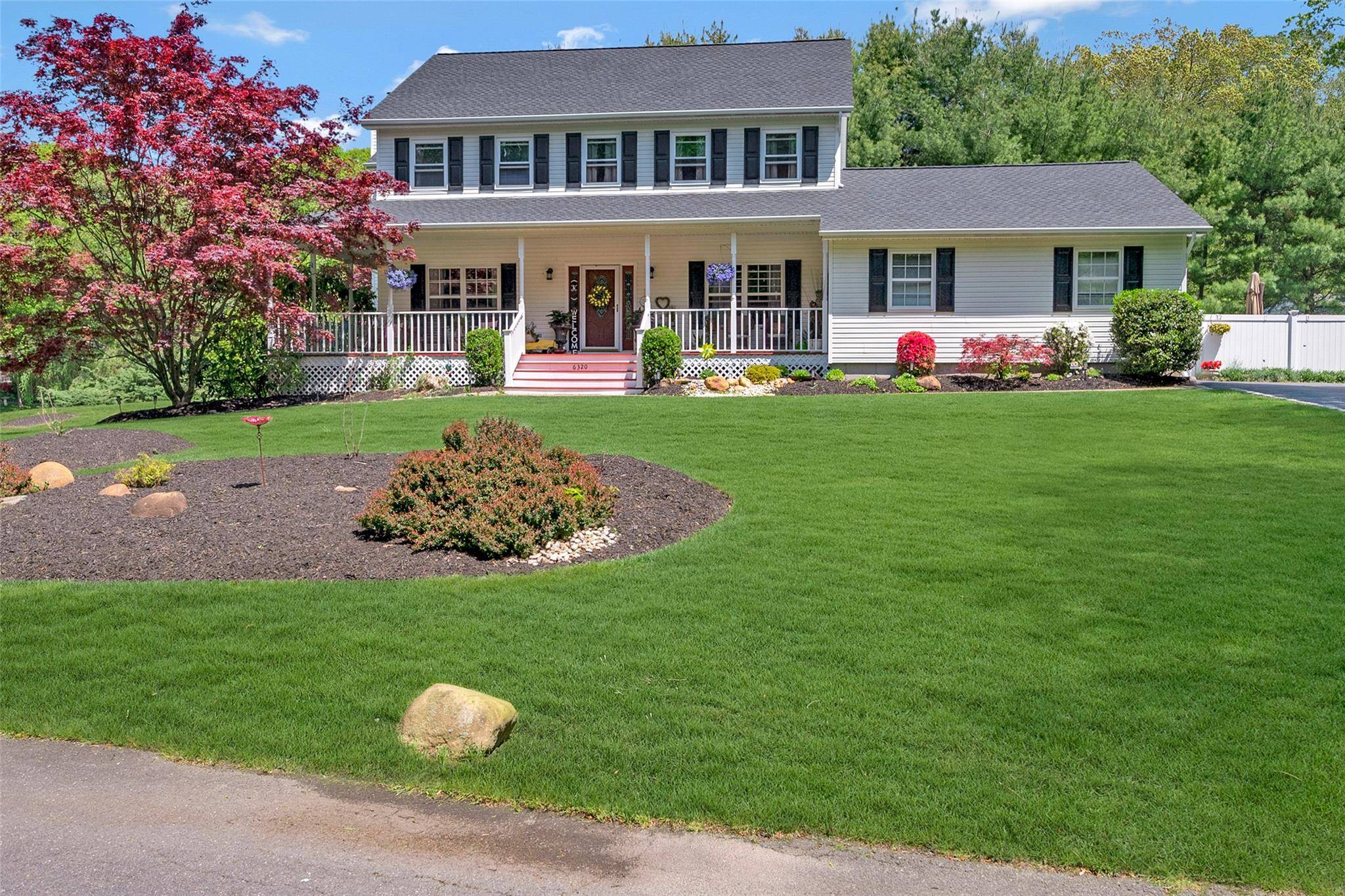 6320 N Country RD, Wading River, NY 11792