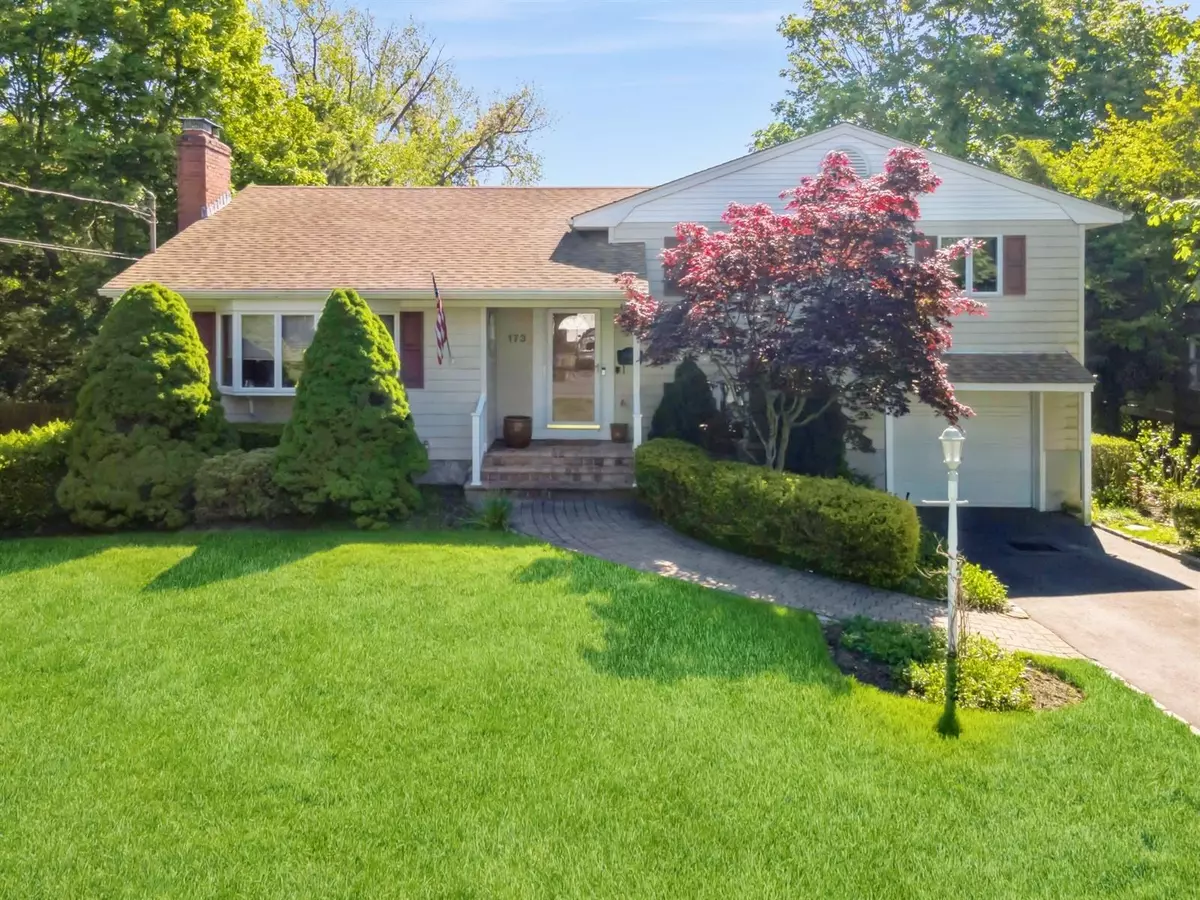 Patchogue, NY 11772,173 Swan Lake DR