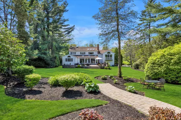 Dix Hills, NY 11746,45 Rustic Gate LN