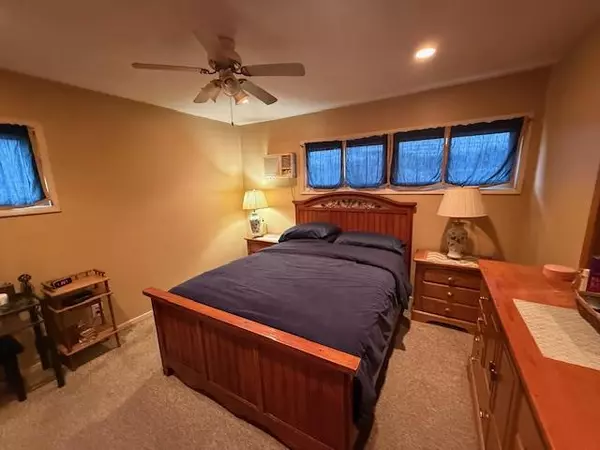 Freeport, NY 11520,74 Tyler ST