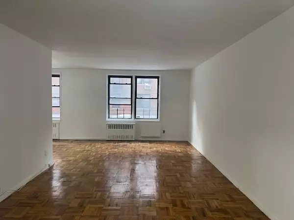 Forest Hills, NY 11375,108-49 63rd AVE #1K