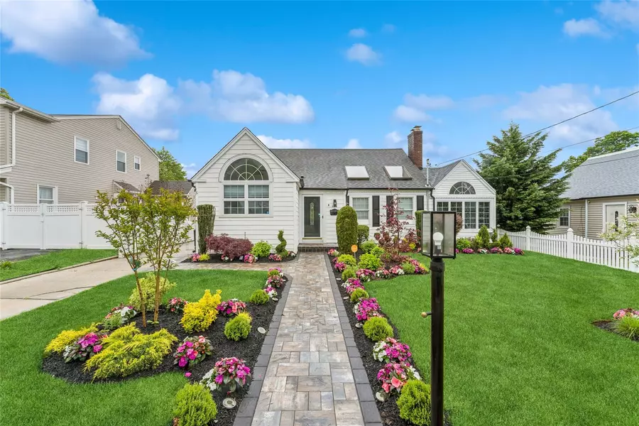 694 The Fenway, Baldwin, NY 11510