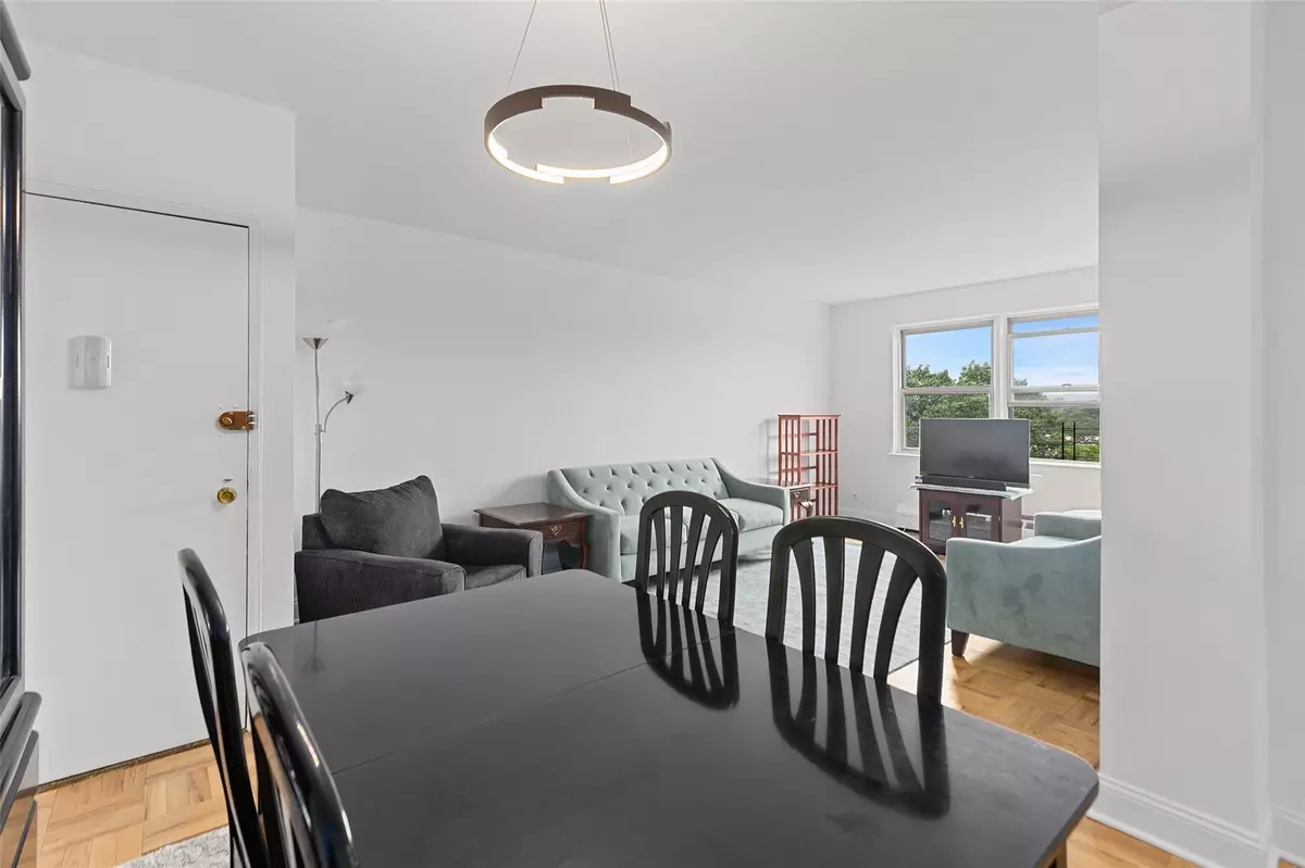 Bronx, NY 10471,5500 Fieldston RD #77