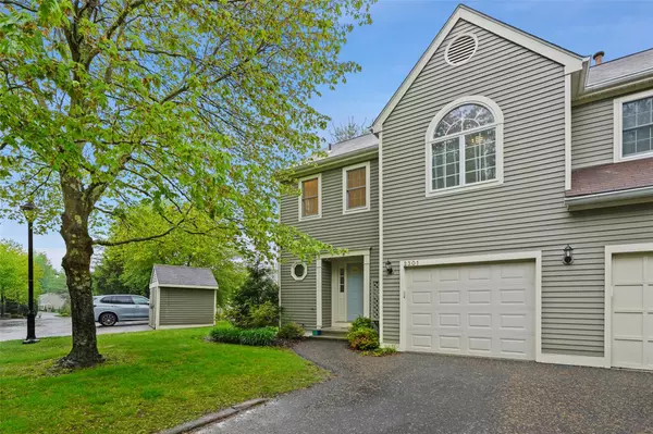 2301 Regent DR, Mount Kisco, NY 10549