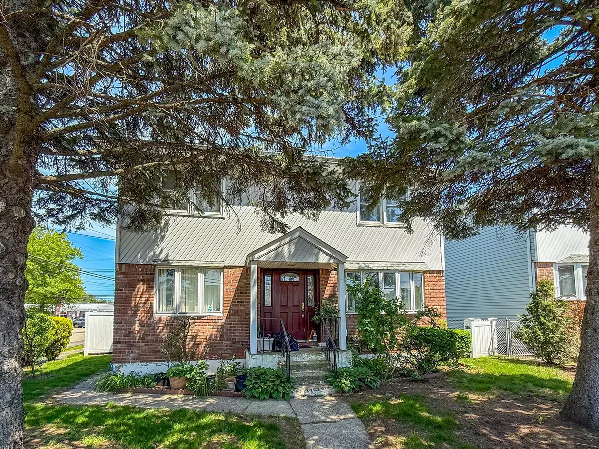 Valley Stream, NY 11580,1 Palmer PL