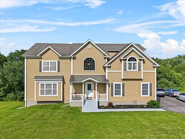 8 Tanyas CT, Monroe, NY 10950